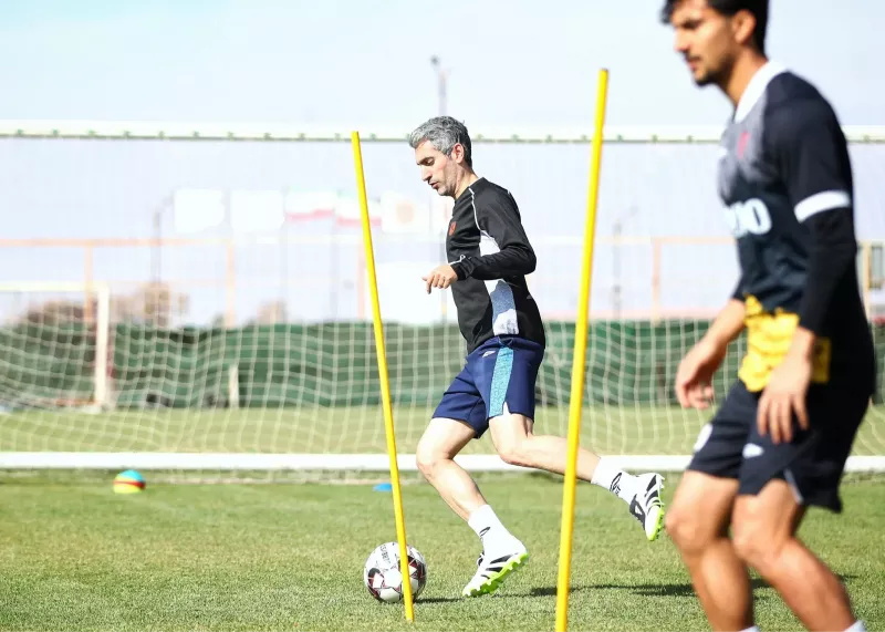 جباری برای موفقیت مس پا به توپ شد(عکس)