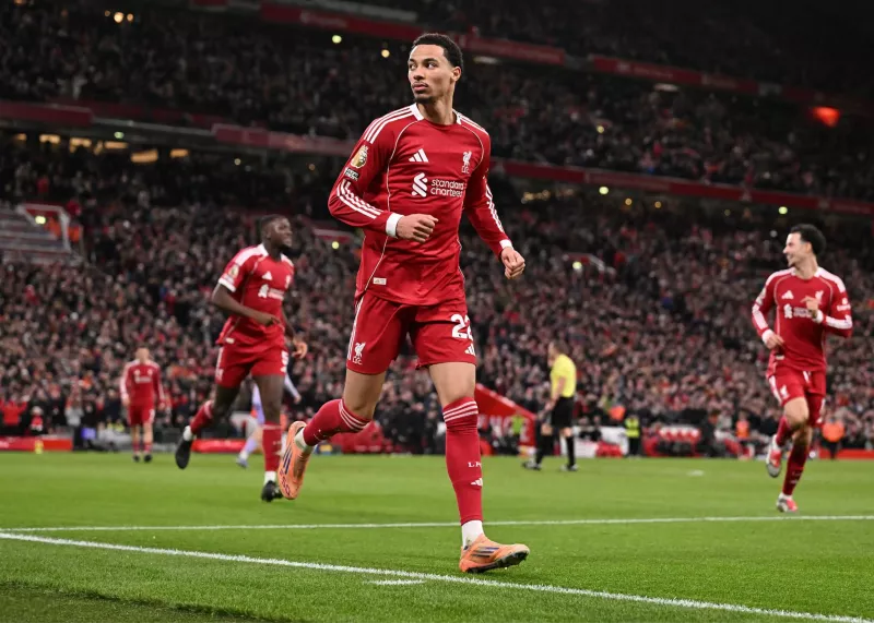 حیف شد: مصدومیت مهاجم شماره یک لیورپول