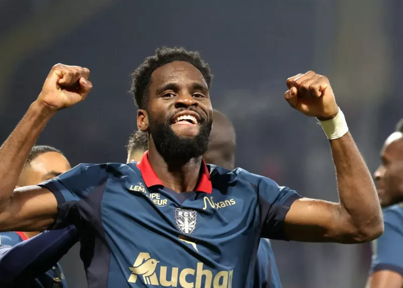 پنجه در پنجه انریکه و میلیاردرهای پاریس!