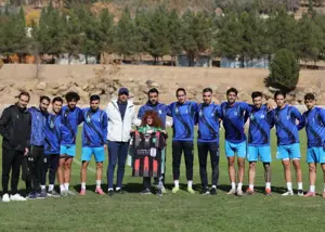 بیرانوند ثانی به حریف استقلال روحیه داد!