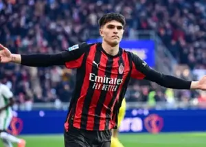 متاسفم که دو گل من برای برد کافی نبود