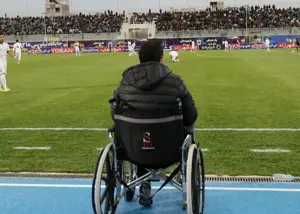 آقای مهندس بالاتر از تراکتور و استقلال! (عکس)