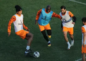 چادرملو روند خوب برابر آبیها را ادامه میدهد