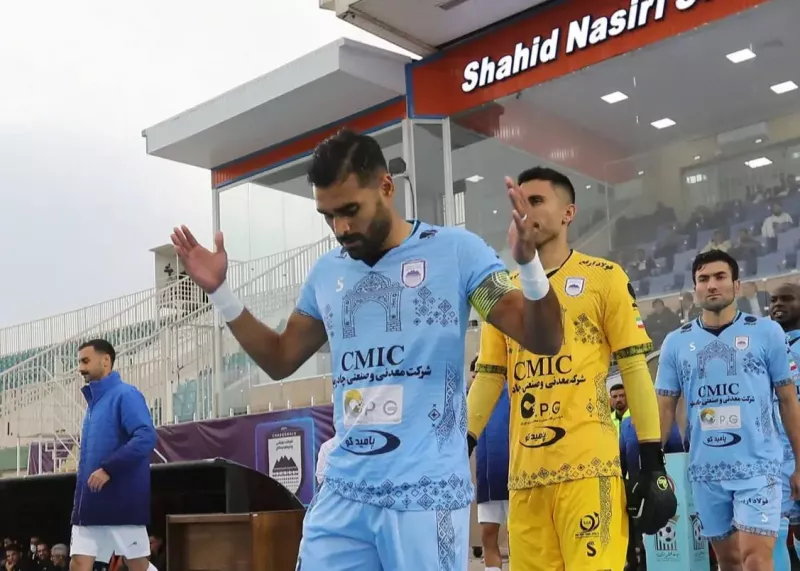 کاپیتان خوشیُمن برای تیم سوم جدول (عکس)