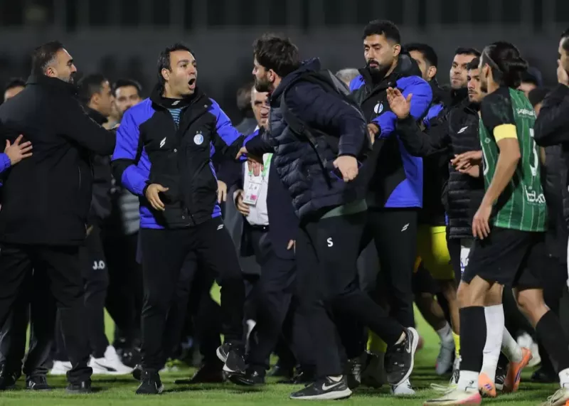 استقلال سند رو کرد: جای چنگ روی سرِ مُربی!(عکس)