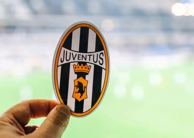 یووه به تتر فروخته نشد، سهامش جهش کرد!