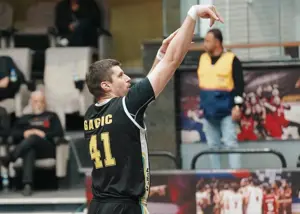 استقلال اسیر جادوی ستارههای صرب و آمریکایی!