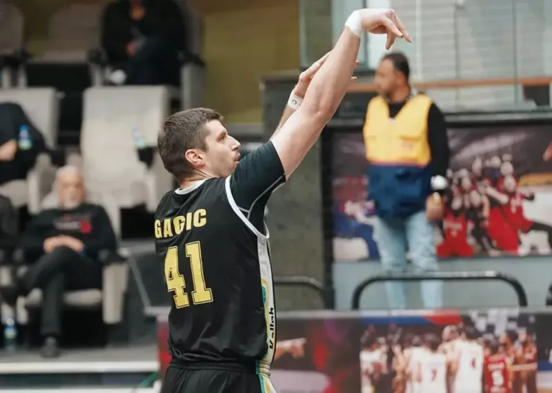 استقلال اسیر جادوی ستارههای صرب و آمریکایی!