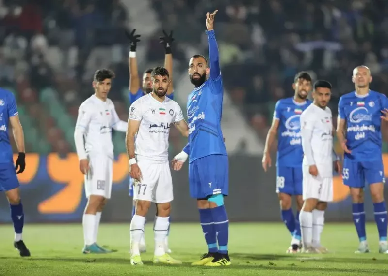 استقلال و گلگهر: کیلومترها دورتر از تهران