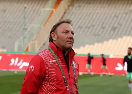 دستیار رحمتی مقابل اشرف حکیمی و یک دو جین ستاره