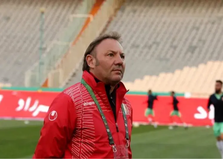 دستیار رحمتی مقابل اشرف حکیمی و یک دو جین ستاره