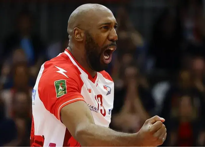 ضربه بزرگ به سری‌آ: جراحی فوق‌ستاره در فنلاند