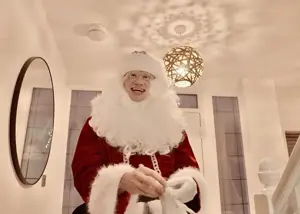 ظاهر متفاوت: هالند بابانوئل شد! (عکس)