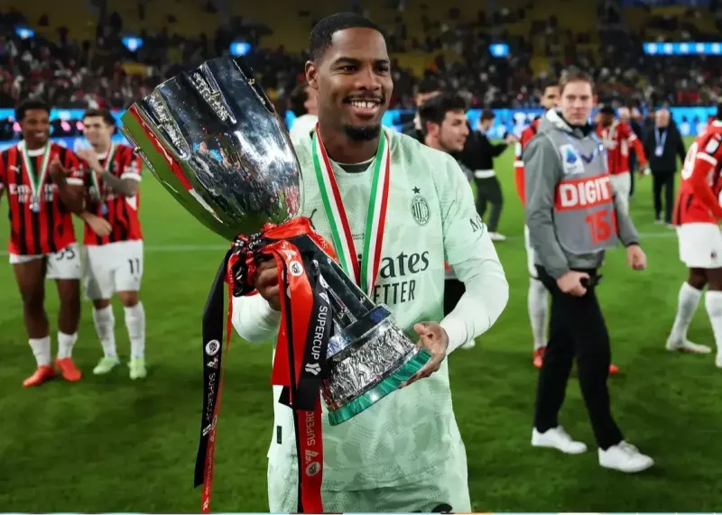 ما میلان هستیم و اولین جام فصل را می‌گیریم