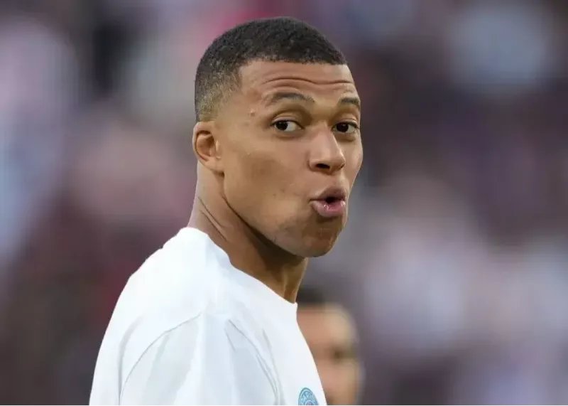 تکرار تاریخ: غیبت بحث‌برانگیز امباپه!