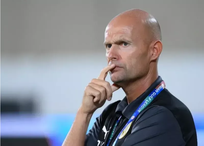 جانشین احتمالی مورایس، مربی نام آشنای هلندی