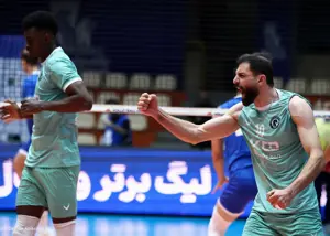 پرافتخارترین تیم ایران جان سالم به در برد