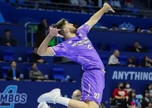 لژیونر ایرانی فقط خودش به تنهایی یک ست گرفت