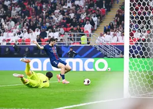 اشتباه مرگبار گلر فلامینگو: انگار مرغ میگرفت!