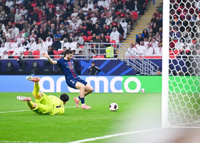 اشتباه مرگبار گلر فلامینگو: انگار مرغ میگرفت!