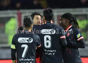 جشن جنجالی کاپیتانهای تراکتور (عکس)