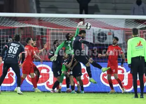 تراکتور خواستار برخورد با بازیکنان پرسپولیس شد