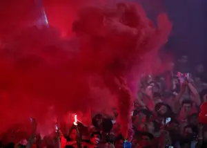 هواداران تراکتور به خیابان‌ها ریختند