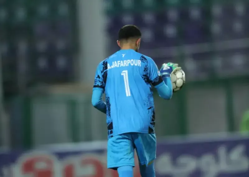 تراکتور باز مقابل تبریزیترین گلر لیگ