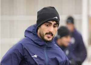 رفت و برگشت ستاره جوان به ایران برای آشتی (عکس)