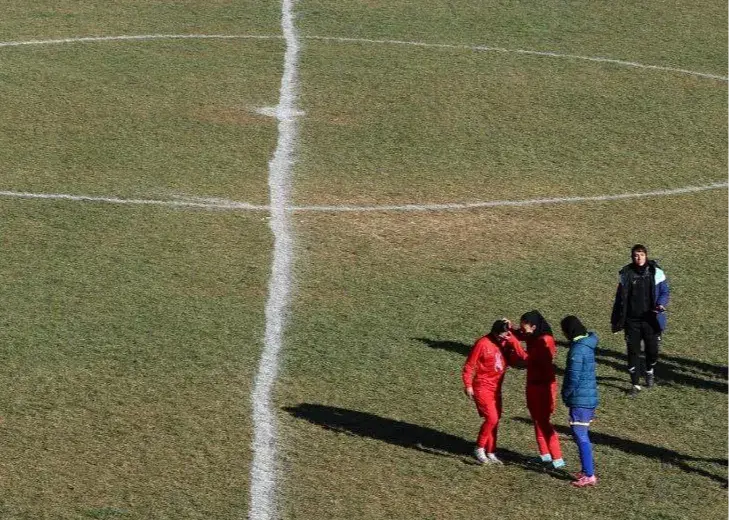 صحنه‌های عجیب لیگ زنان مانع برگزاری بازی مهم