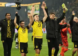 پیروزی پر از جنجال و حرف و حدیث دورتموند