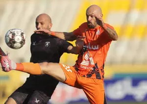 چهار گل و 15 پنالتی برای صعود شاگردان عنایتی