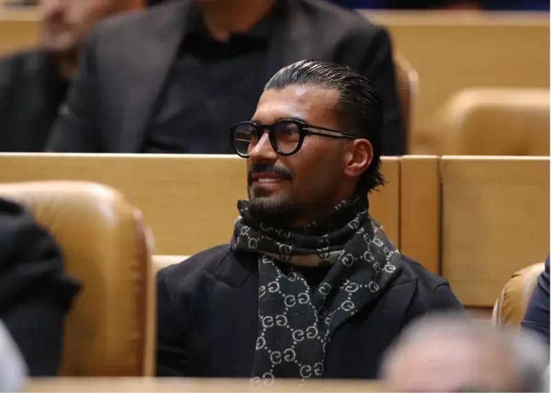 حضور کوتاه وپرسروصدا رامین درجمع بزرگان استقلال