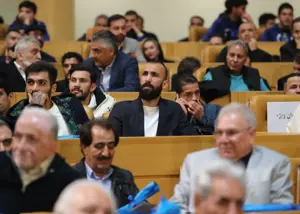 شارژ باتری آقاسی و آزادی در مرکز همایش‌ها!