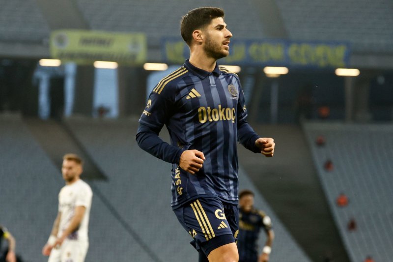 خرید یعنی این: فنرباغچه در صدر به لطف آسنسیو