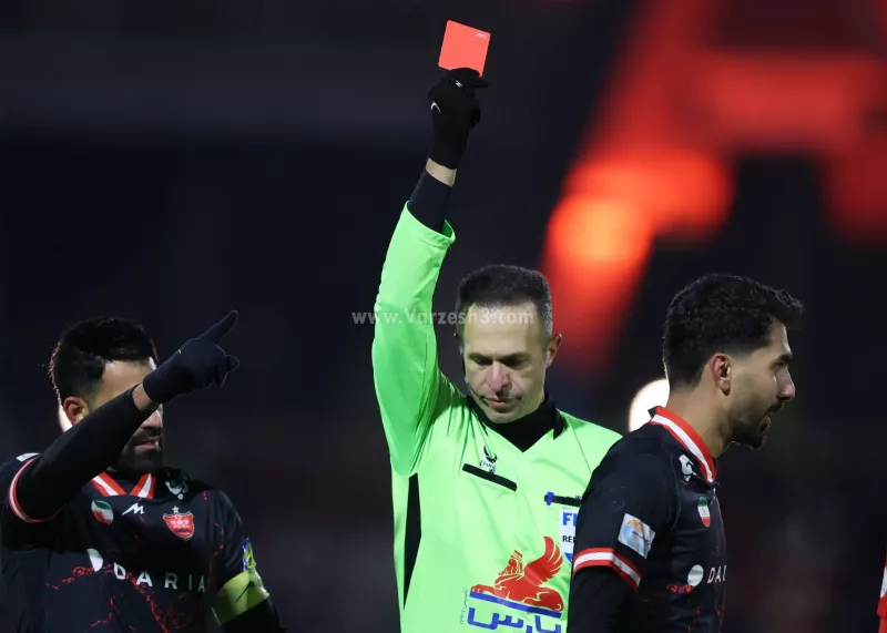 یک دکتر خونسرد، مرد اول تراکتور - پرسپولیس