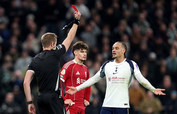 تاتنهام مات و مبهوت: بچه‌گانه‌ترین اخراج ممکن