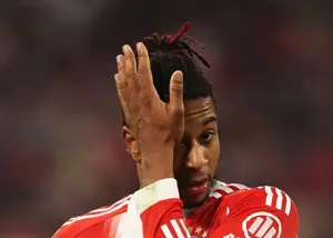 ریکاوری سریع ستاره بایرن از جراحی چشم!