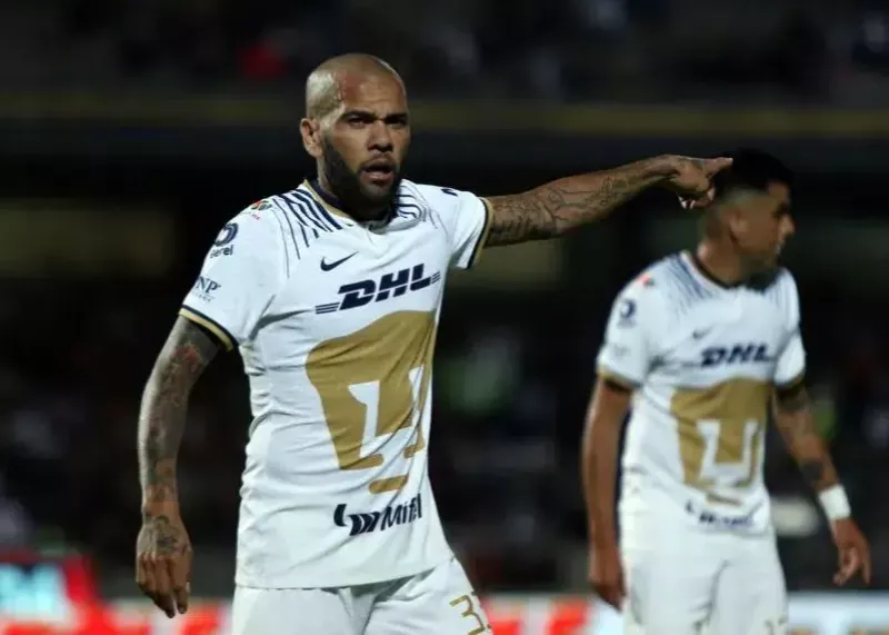 بازگشت متفاوت دنی آلوز به فوتبال