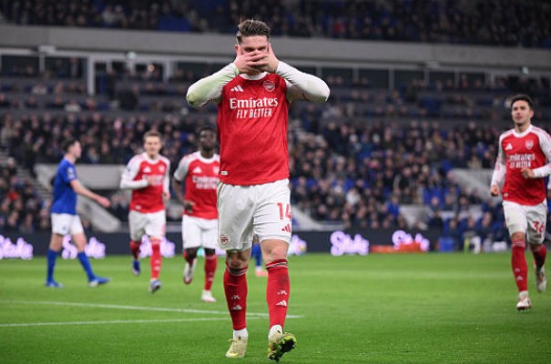 اورتون 0-1 آرسنال: دو دستی به صدر چسبیدهاند