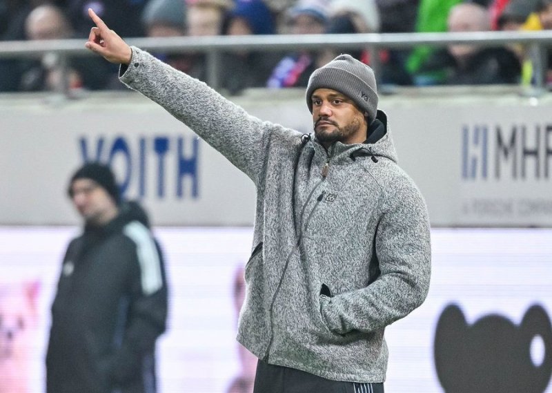 کمپانی: این هفته کرونا به بایرن حمله کرد!