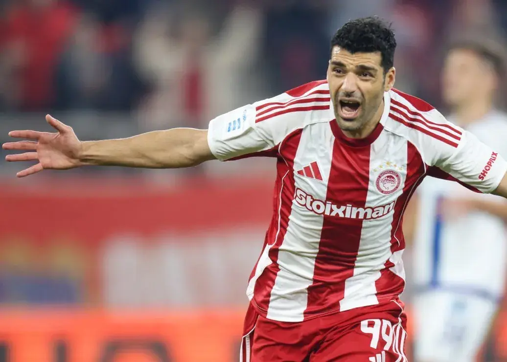 طارمی در آسمان جشن گرفت (عکس)