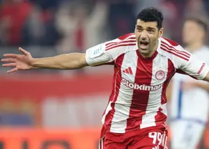 طارمی در آسمان جشن گرفت (عکس)