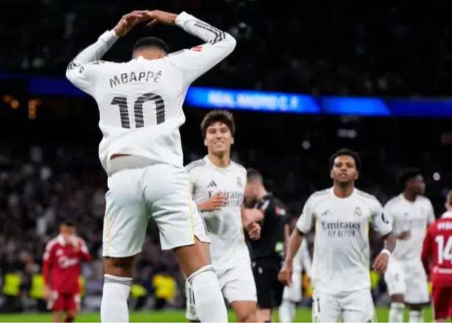 امباپه: شادی گلم برای کریس رونالدو بود!