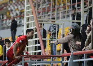 قرار عاشقانه حسین و نیلوفر در فولاد آرنا