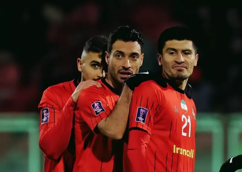 حمایت اختصاصی از چهار بازیکن تراکتور (عکس)