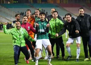 فرودگاه خرم آباد، محل دائمی استقبال از تیم برنده