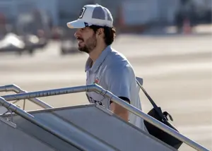 پرواز غیرمنتظره ستاره تیم ملی به قطر (عکس)