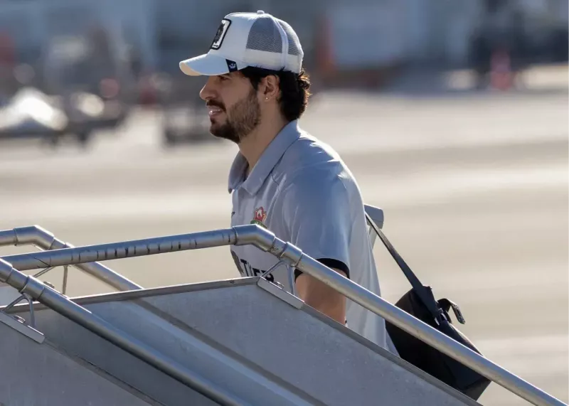 پرواز غیرمنتظره ستاره تیم ملی به قطر (عکس)