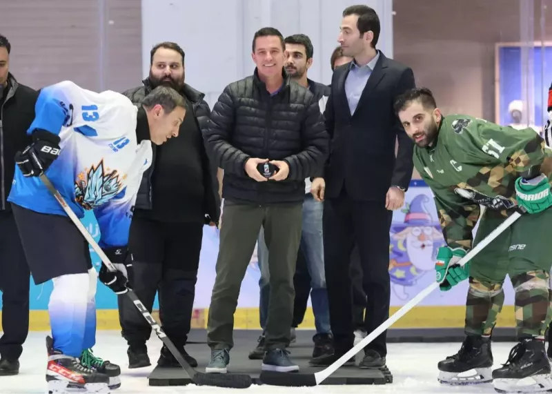 سرمربی پرسپولیس در رشته هاکی روی یخ! (عکس)